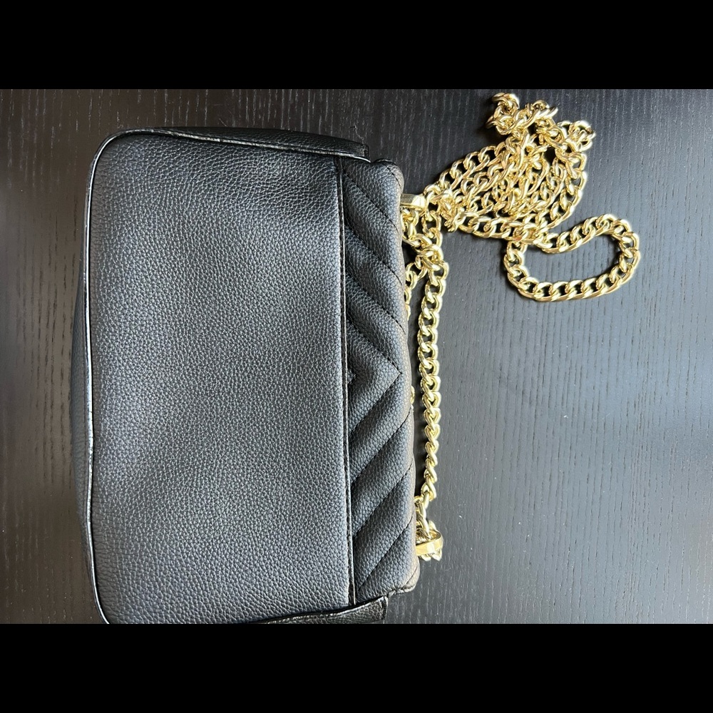 Black VS Purse with gold chain - Picture 2 of 7